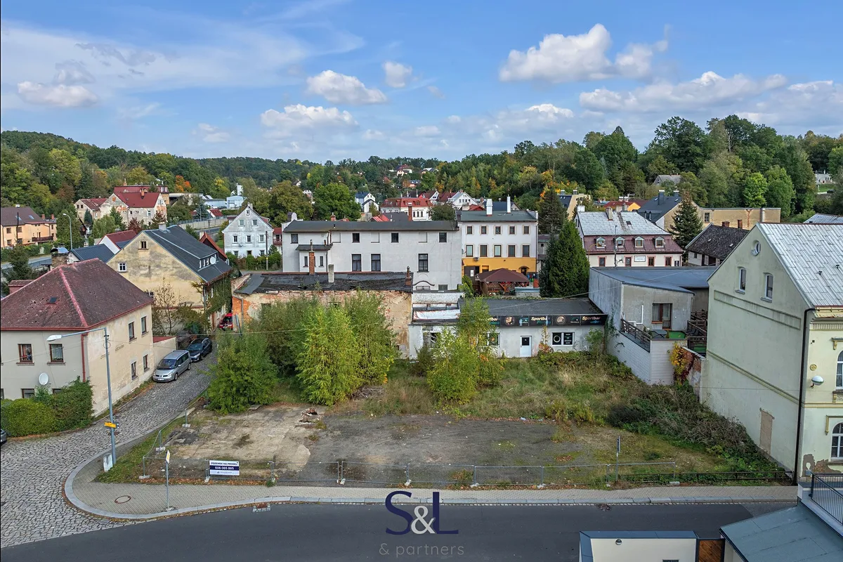 Prodej komerčního pozemku 1009 m²